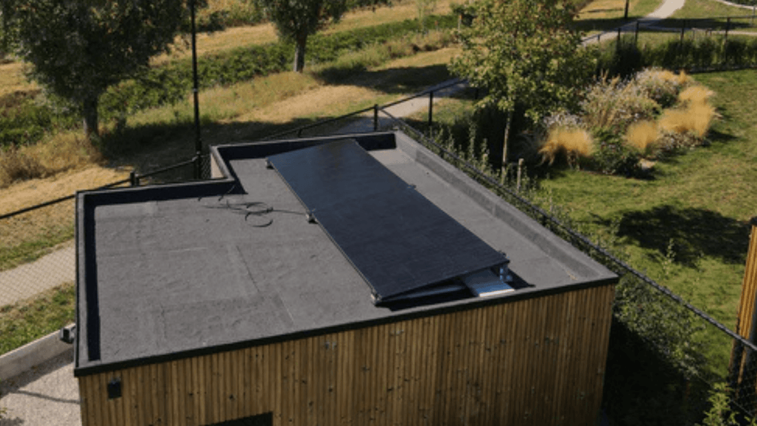 Plug & Play zonnepanelen: wat is het en voor wie geschikt? | Zonnepanelen met stekker - CJX Solar